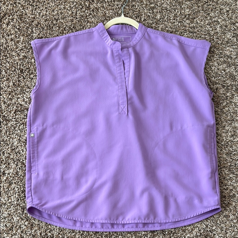 Figs scrub top Rafaela size medium in purple (lilac dawn) po #2959